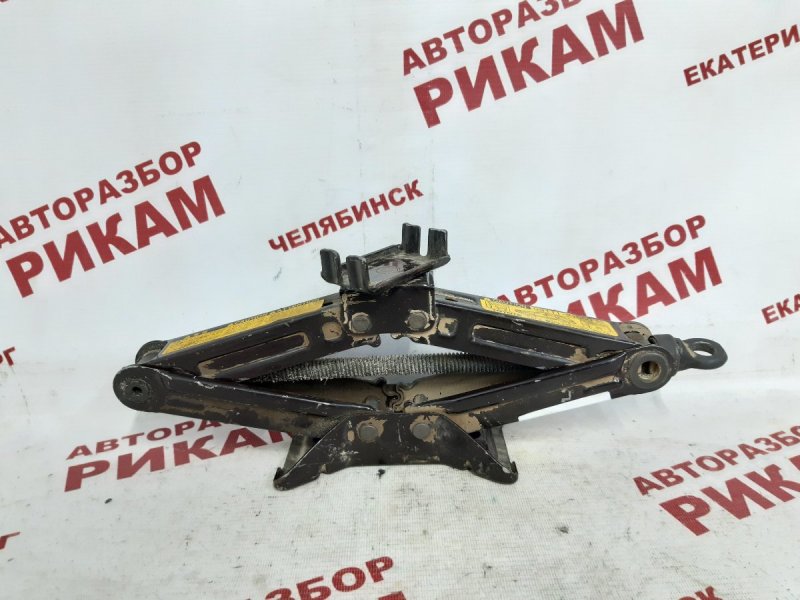 Домкрат Toyota Домкрат Toyota