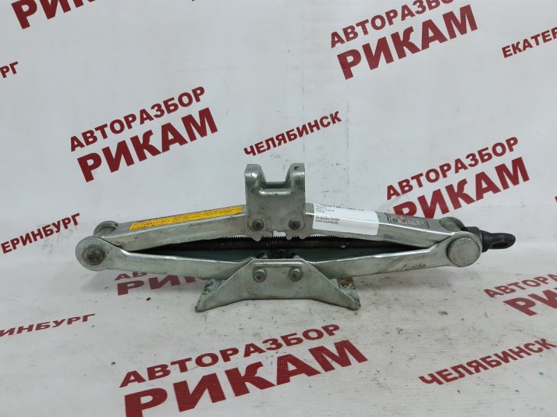 Домкрат Toyota Домкрат Toyota