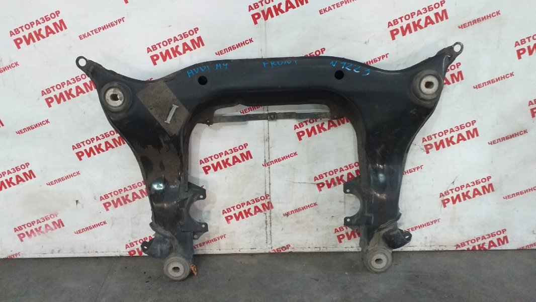 Балка Audi A4 B5 8D5 передняя Балка Audi A4 B5 8D5 передняя