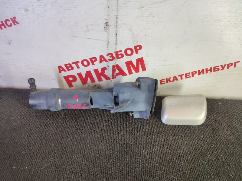 Форсунка омывателя фар Volvo Xc90 CZ59 B5254T2 2004 передняя левая