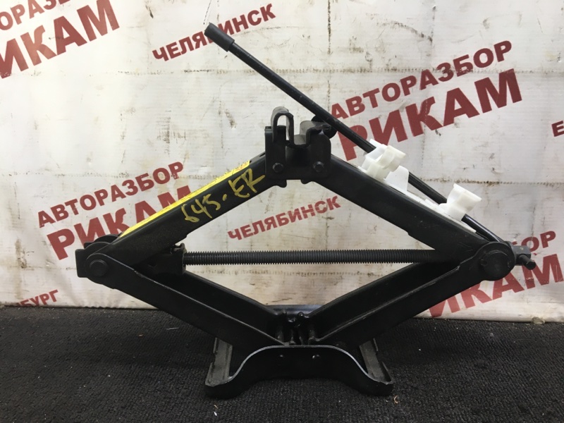 Домкрат Ford Focus 2 Домкрат Ford Focus 2