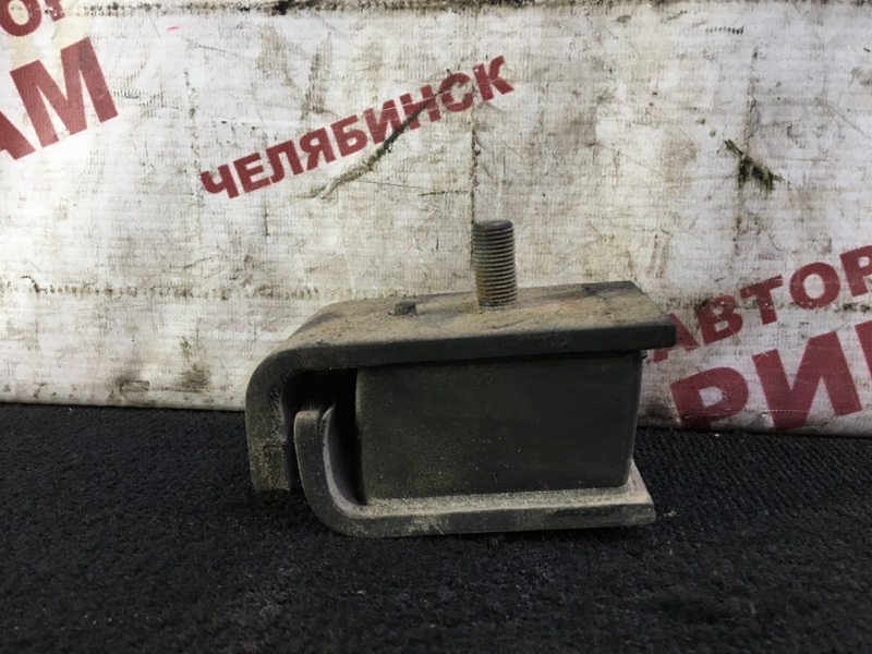 Подушка двс Nissan Diesel MK25A FE6 левая