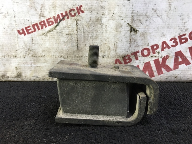 Подушка двс Nissan Diesel MK25A FE6 правая