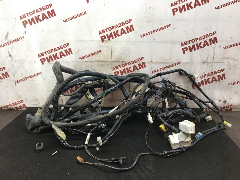 Электропроводка Nissan Diesel MK25A FE6