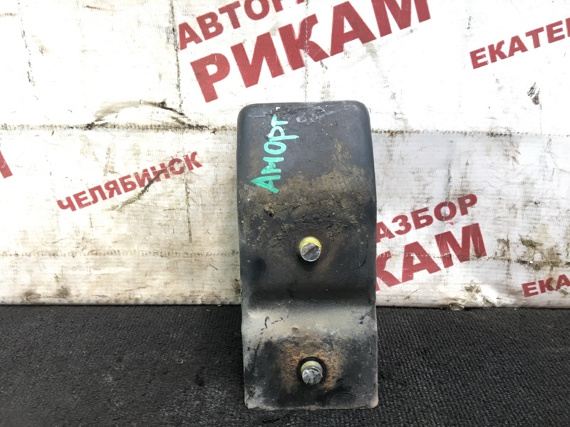 Кронштейн амортизатора Nissan Diesel MK25A FE6