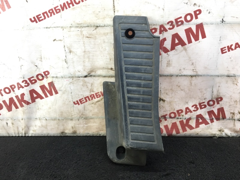 Подставка под ногу Nissan Diesel MK25A FE6