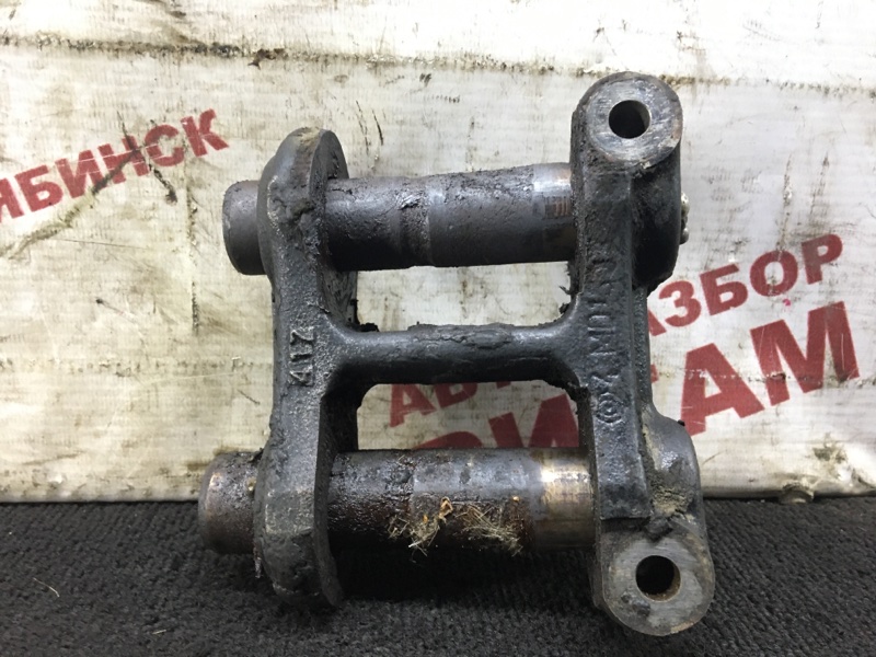 Серьга рессоры Nissan Diesel MK25A FE6 передняя правая