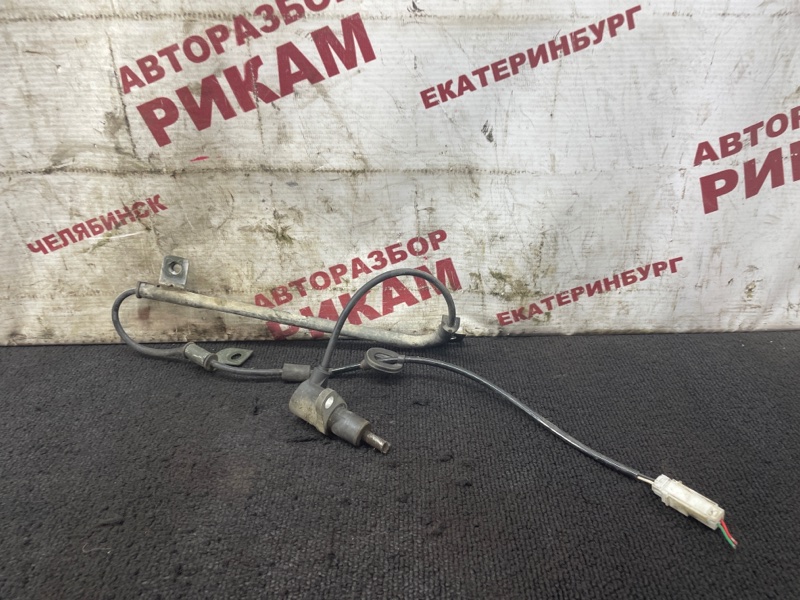 Датчик abs Subaru Forester SG5 EJ203 2005 задний правый
