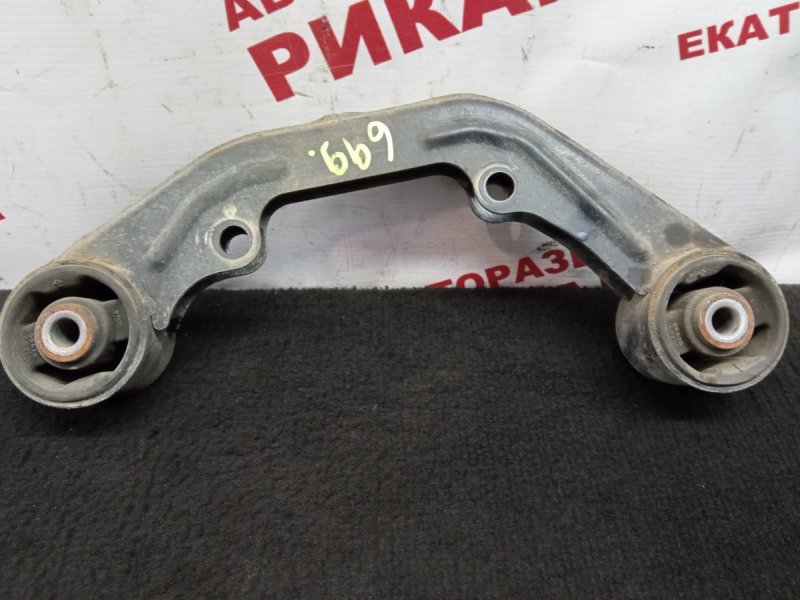 Подушка редуктора Nissan Serena TNC24 QR20DE 2003 задняя