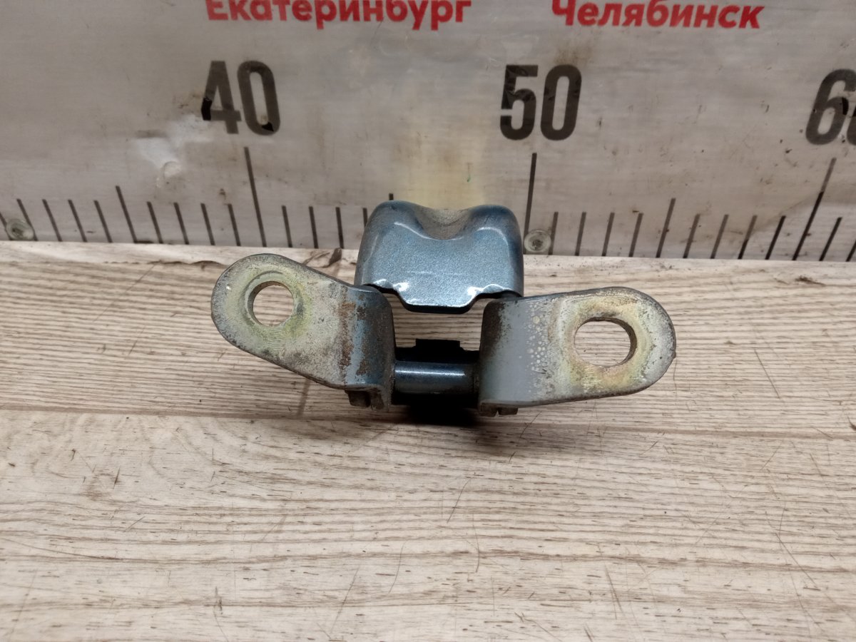 Петля дверная задняя правая SONATA 2005 NF G4KC Петля дверная задняя правая SONATA 2005 NF G4KC