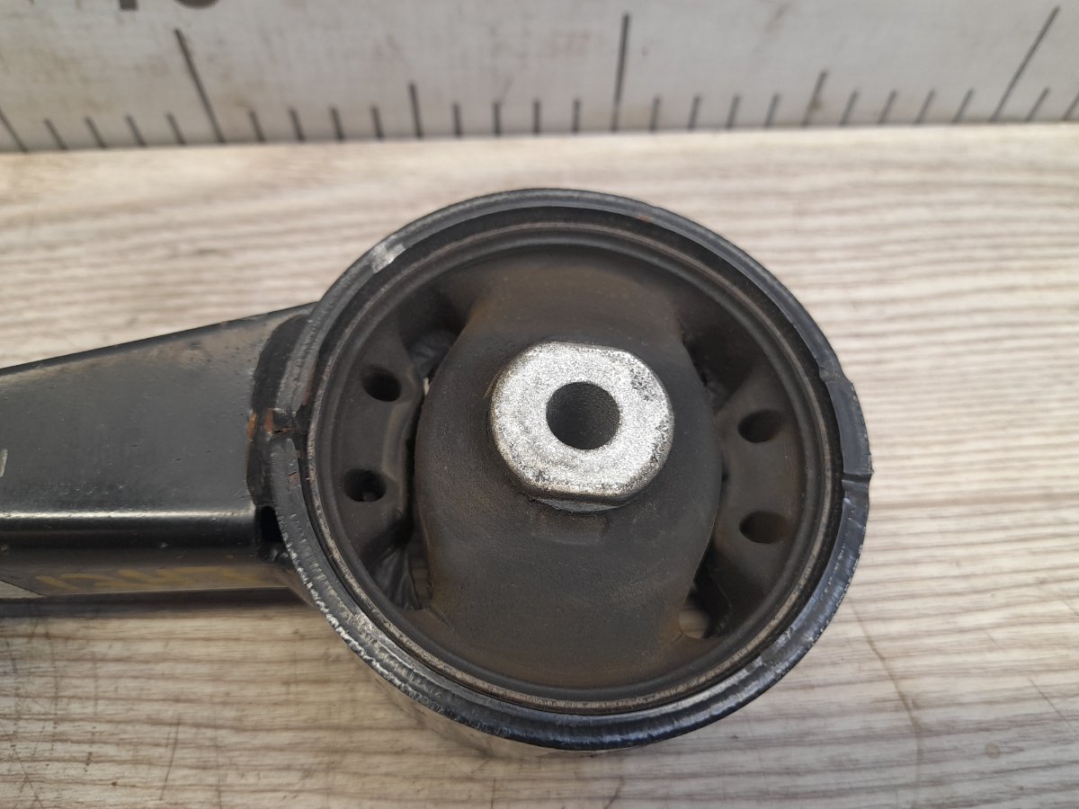Подушка ДВС правая HIGHLANDER 2012 GSU45 2GR-FE