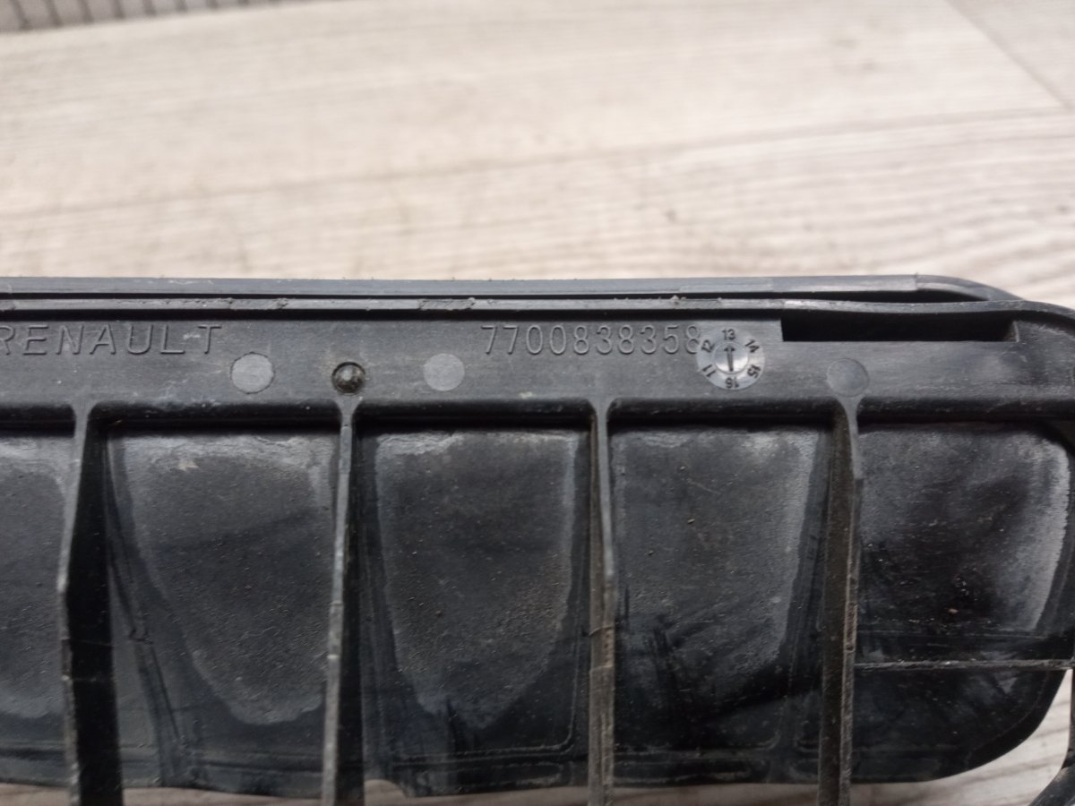 Решетка вентиляционная SANDERO 2013 BS12 K7J