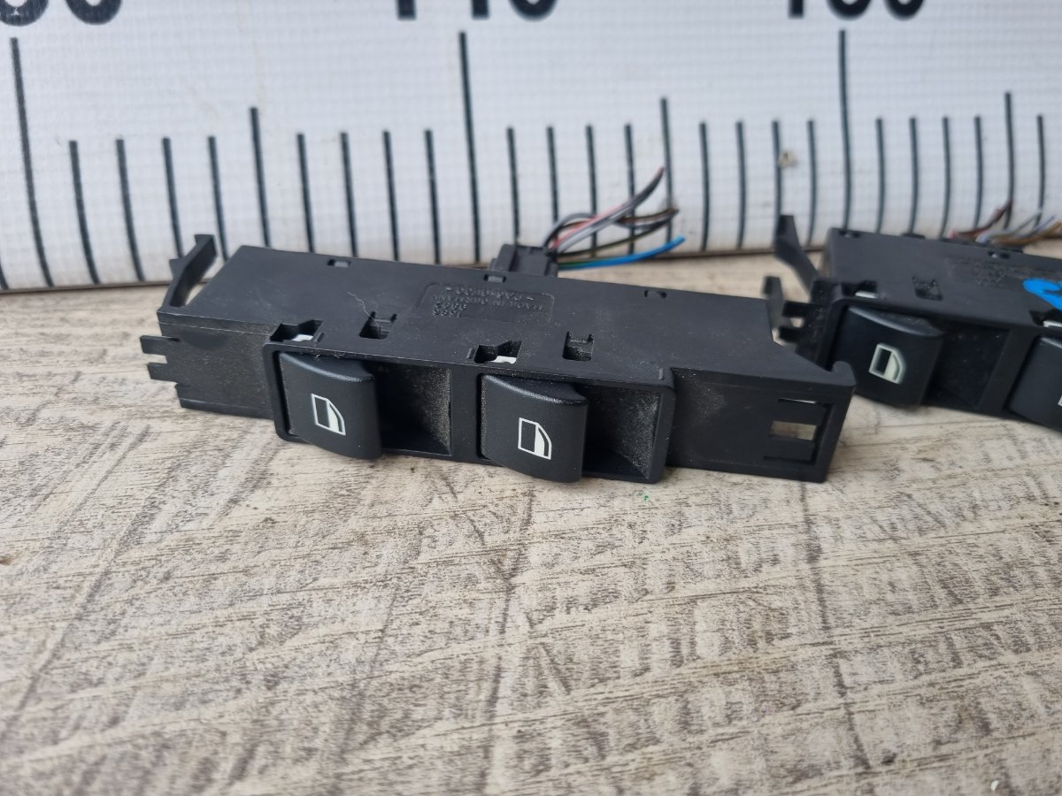 Кнопка стеклоподъемника 3-Series 2002 E46 N42B20