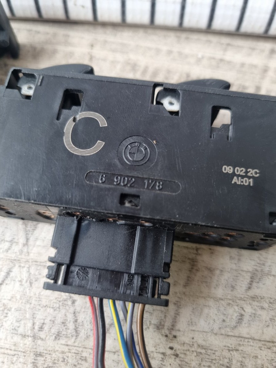 Кнопка стеклоподъемника 3-Series 2002 E46 N42B20