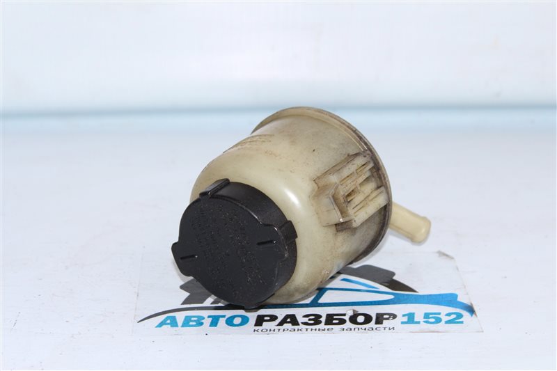 Бачок гур Nissan Maxima a33 VQ20DE