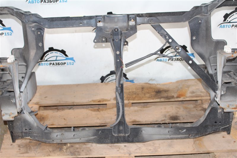 Рамка радиатора Nissan X-Trail NT30 QR20DE