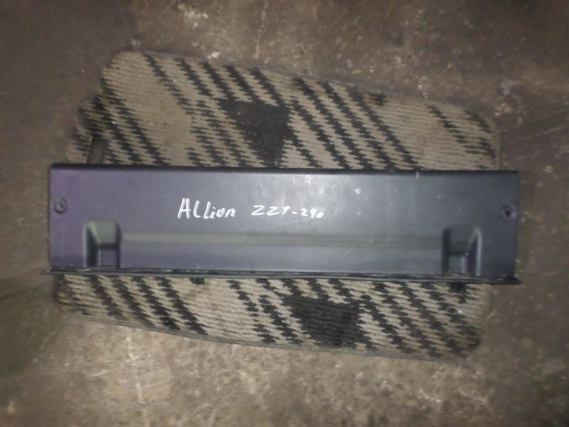 Накладка замка багажника Toyota Allion ZZT240 2007 (б/у)