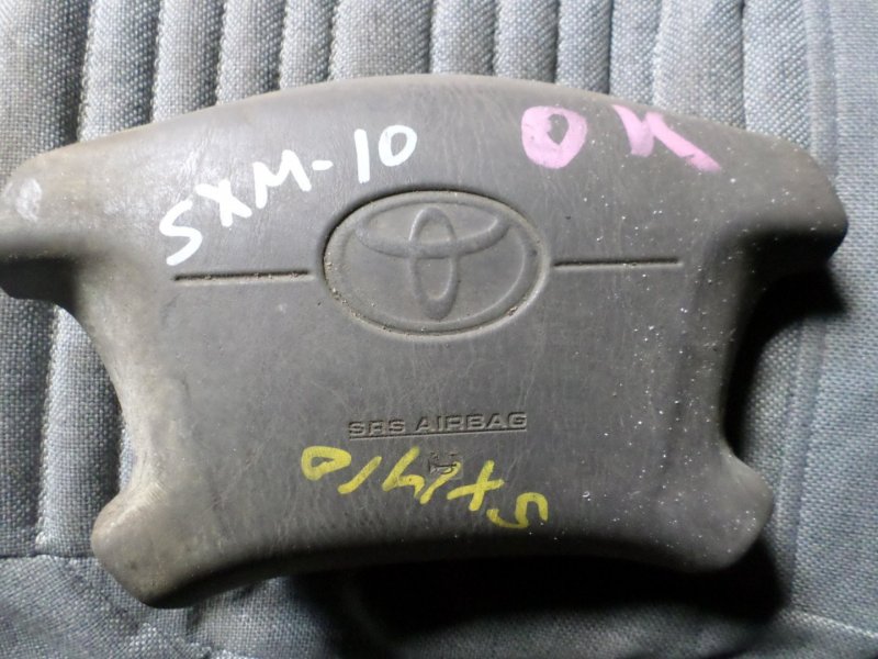 Airbag водительский Toyota Ipsum SXM10 (б/у)
