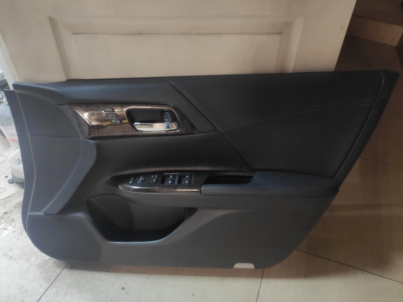 Обшивка дверей Honda Accord CR6 LFA-MF8 2013 передняя правая (б/у)