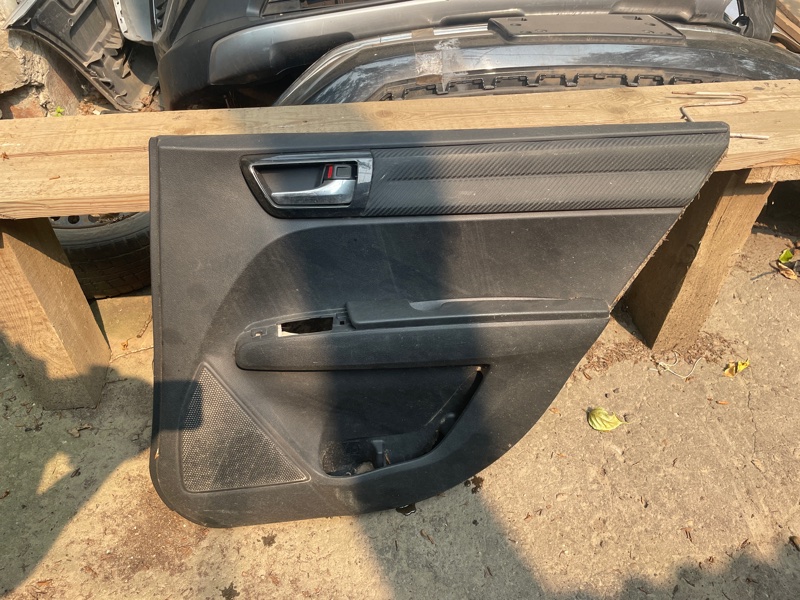 Обшивка дверей Toyota Corolla Fielder NZE161 задняя правая (б/у)