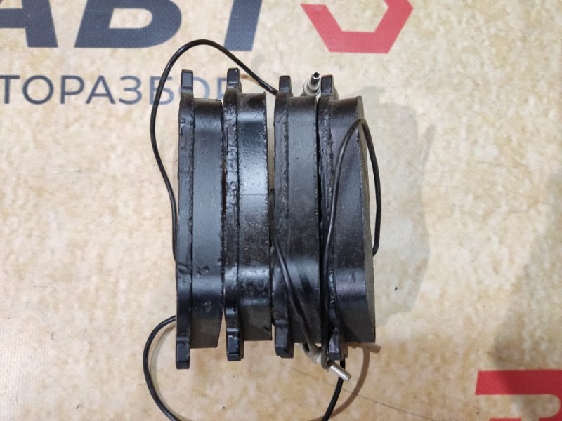 Тормозные колодки переднее