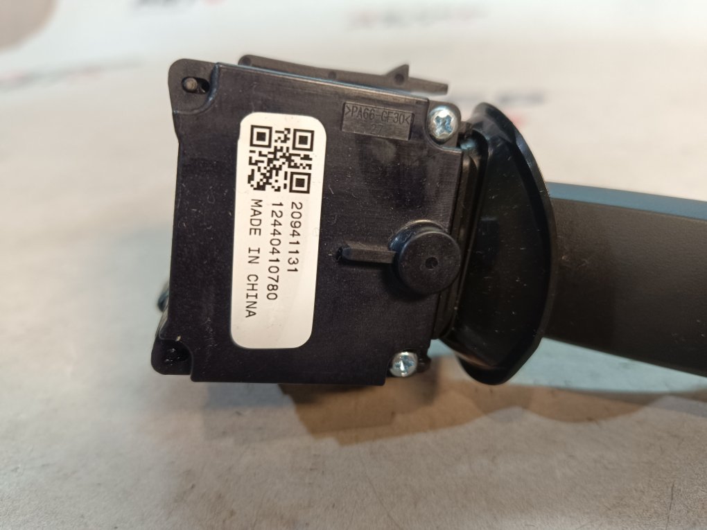 Переключатель дворников Orlando 2012 J309 F18D4 Переключатель дворников Orlando 2012 J309 F18D4