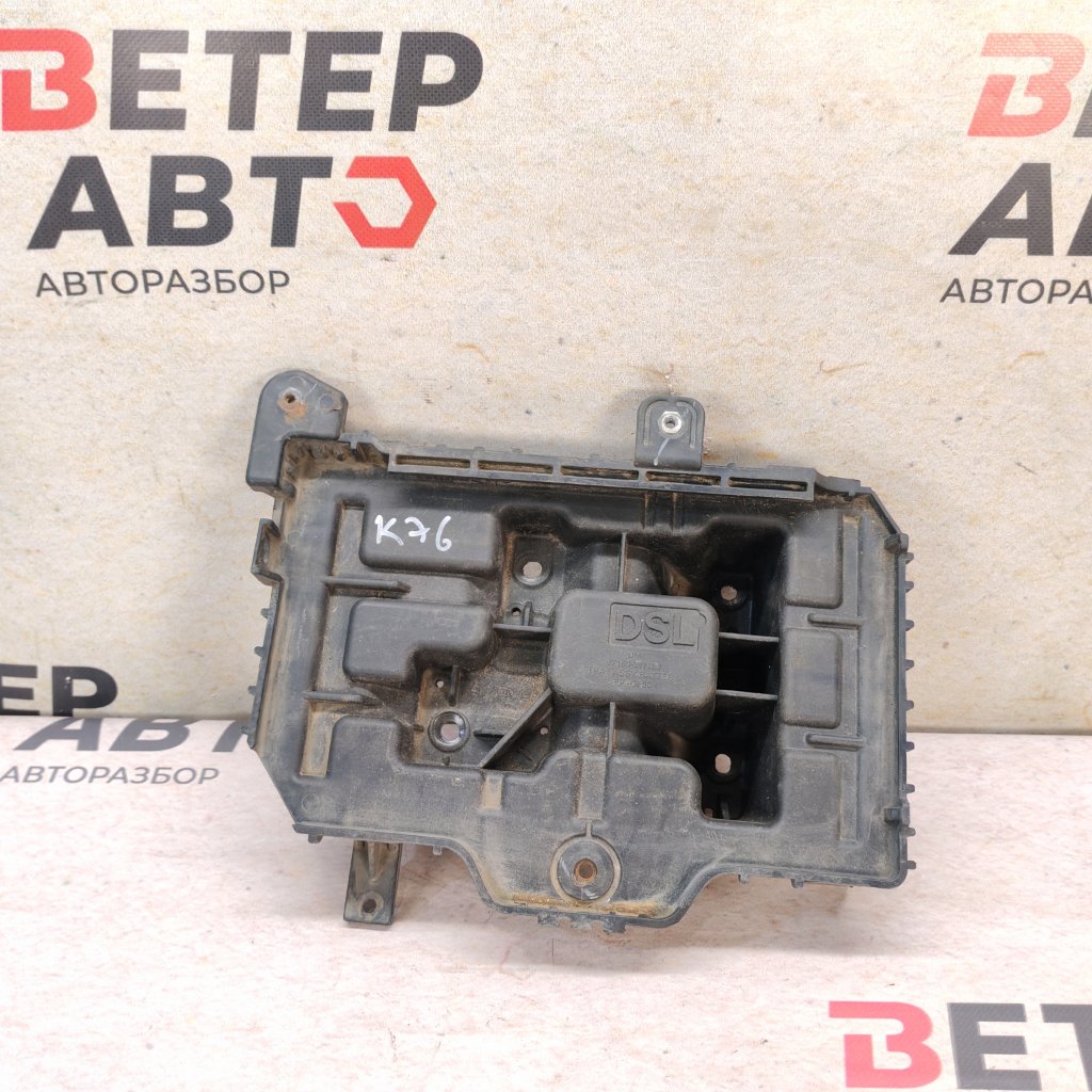 Запчасть крепление аккумулятора Kia Sorento 2013 XM D4HB 371502W100 контрактная Крепление аккумулятора Kia Sorento 2013 XM D4HB 371502W100 контрактная