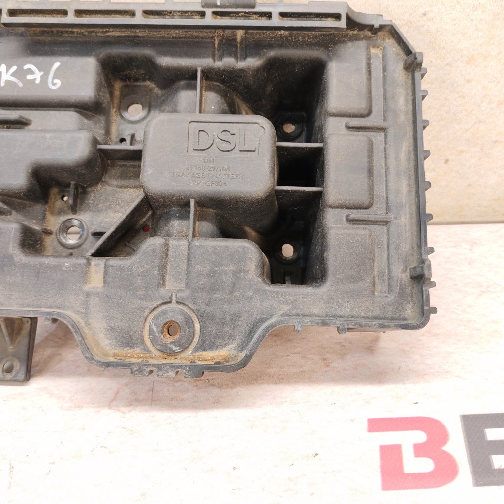 Крепление аккумулятора Sorento 2013 XM D4HB Крепление аккумулятора Sorento 2013 XM D4HB