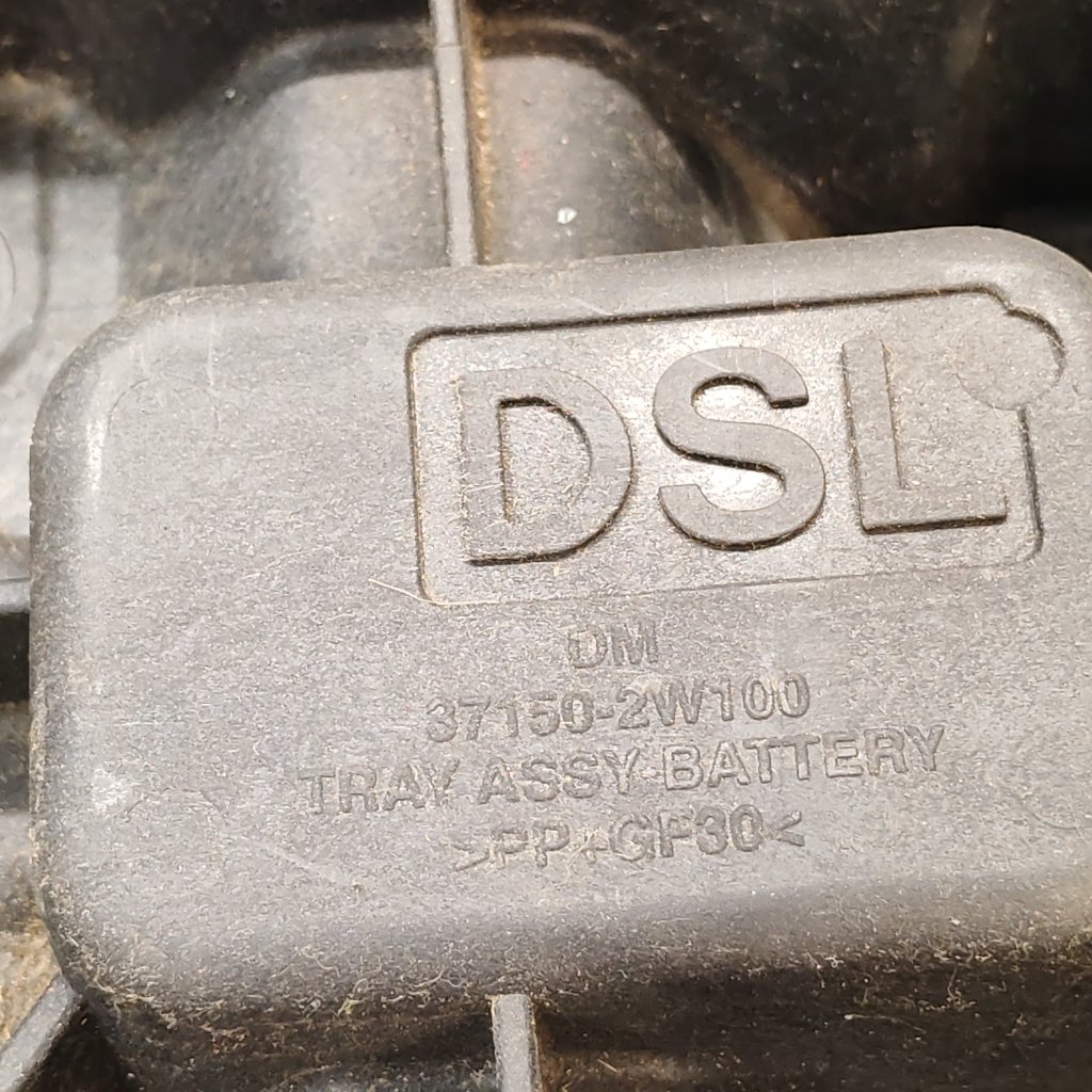 Крепление аккумулятора Sorento 2013 XM D4HB Крепление аккумулятора Sorento 2013 XM D4HB