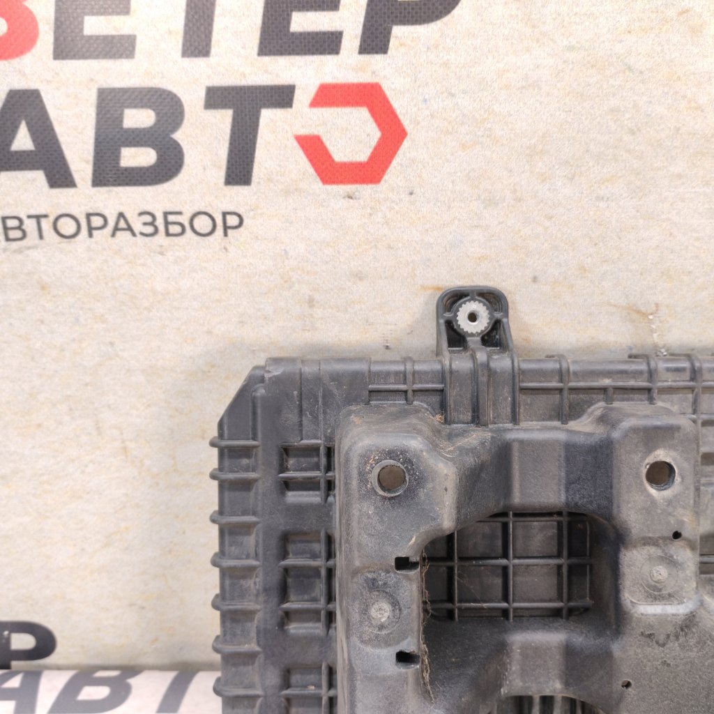 Крепление аккумулятора Sorento 2013 XM D4HB Крепление аккумулятора Sorento 2013 XM D4HB