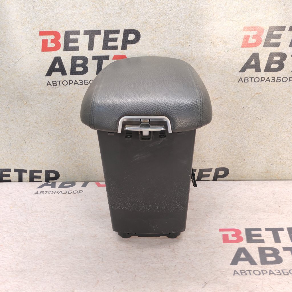 Подлокотник Kia Sorento 2013 XM D4HB 846912P105 контрактная