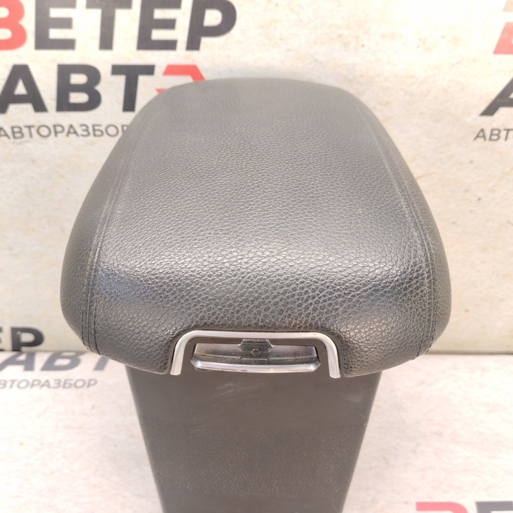 Подлокотник Sorento 2013 XM D4HB