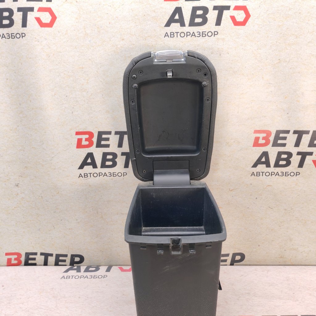 Подлокотник Sorento 2013 XM D4HB