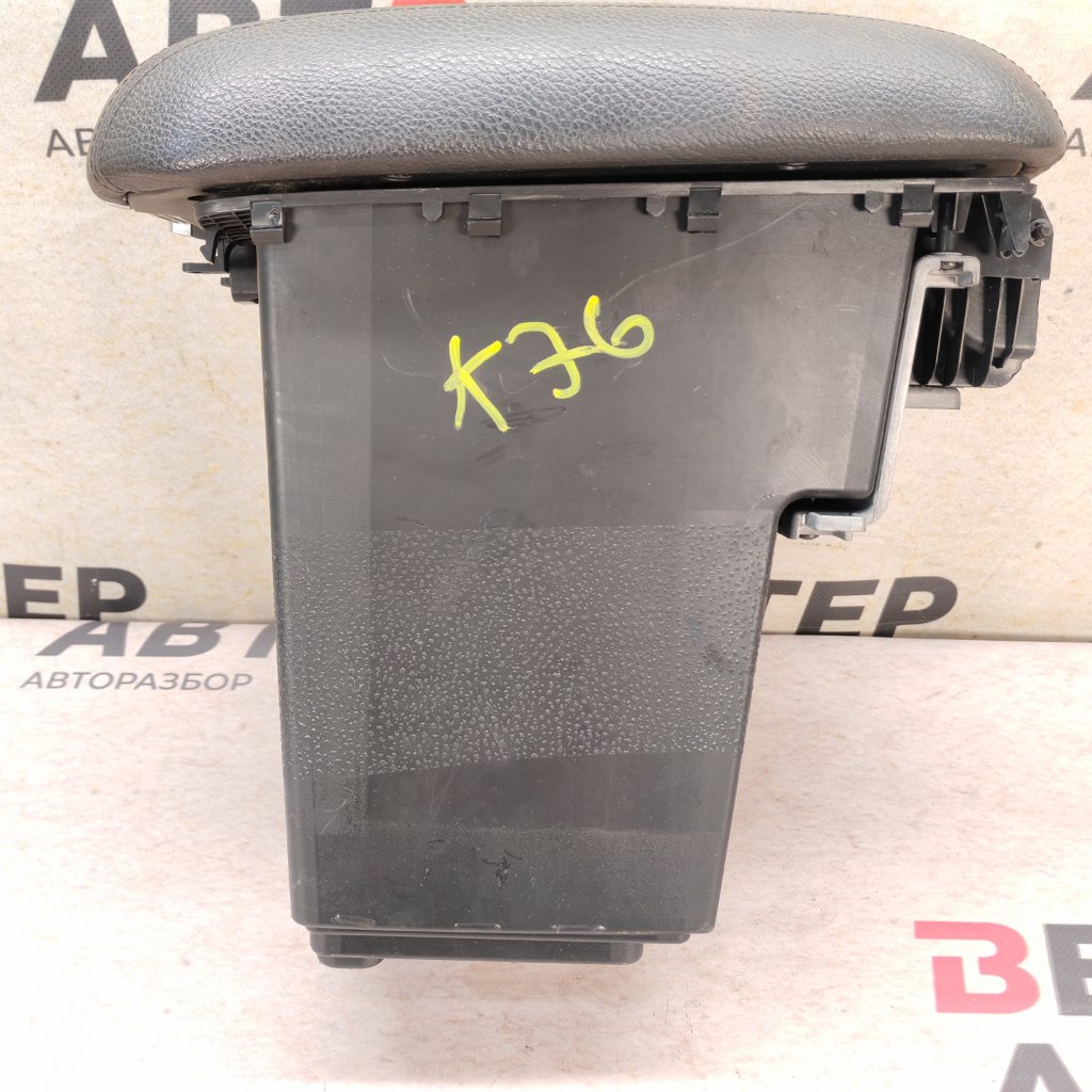 Подлокотник Sorento 2013 XM D4HB