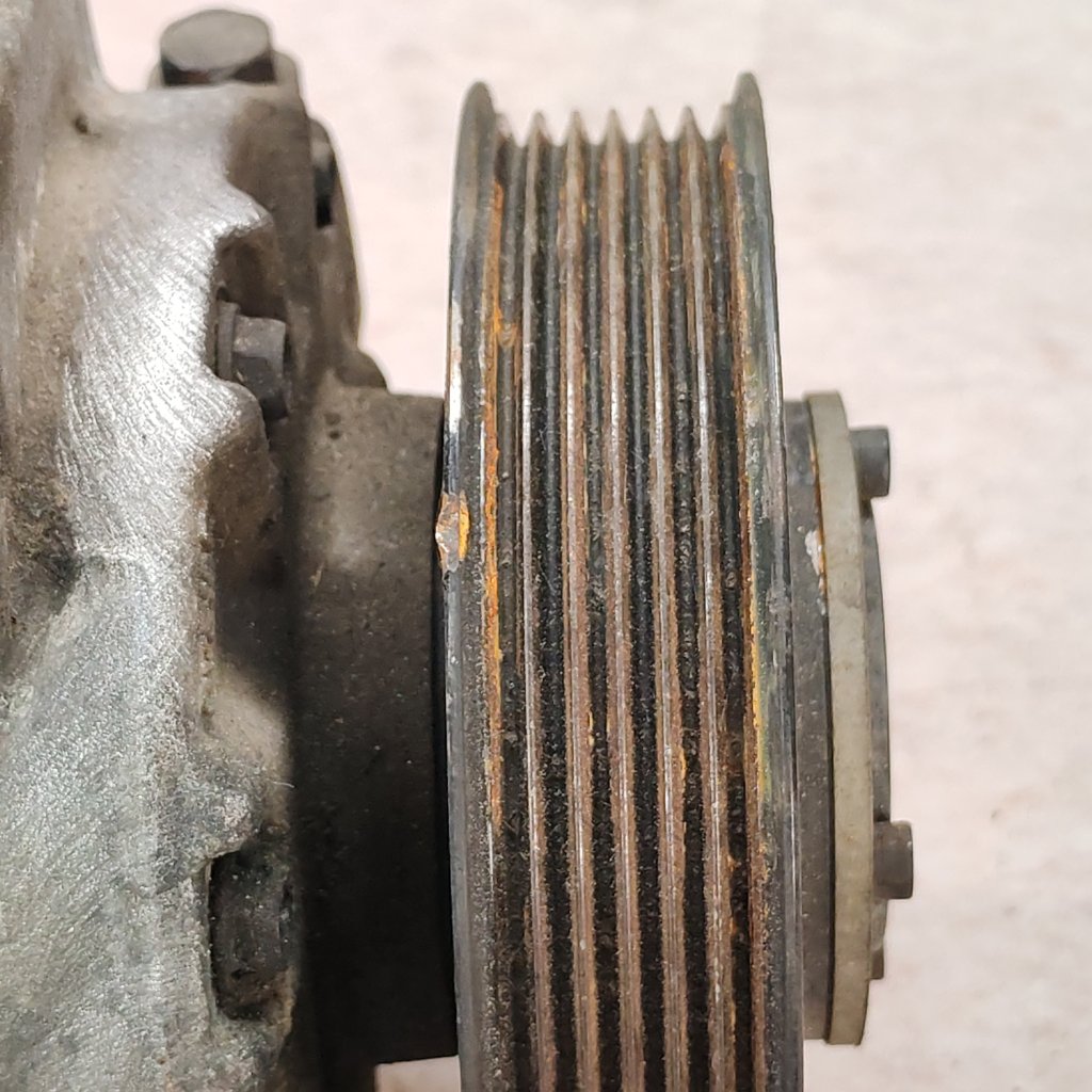 Компрессор кондиционера Sorento 2013 XM D4HB Компрессор кондиционера Sorento 2013 XM D4HB