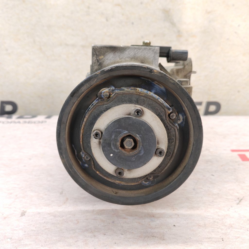 Компрессор кондиционера Sorento 2013 XM D4HB Компрессор кондиционера Sorento 2013 XM D4HB