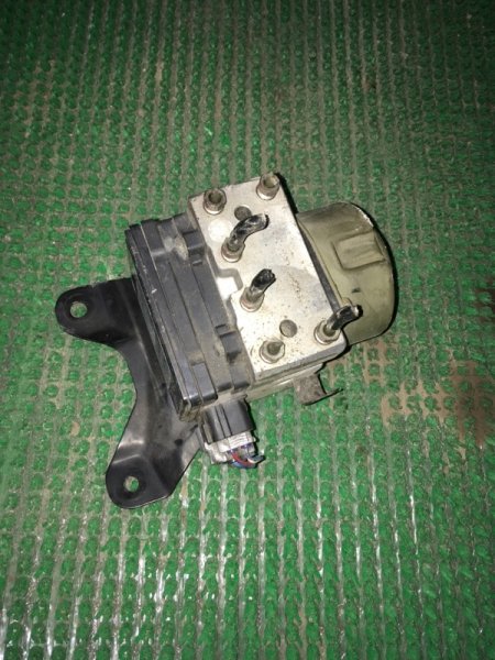 Блок abs Toyota Levin AE111 Блок abs Toyota Levin AE111