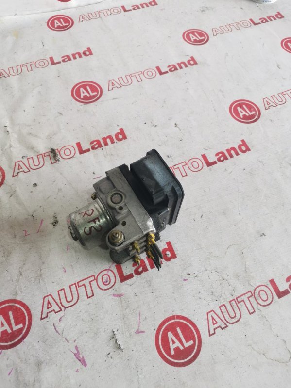 Блок abs Honda Stepwagon RF3 Блок abs Honda Stepwagon RF3