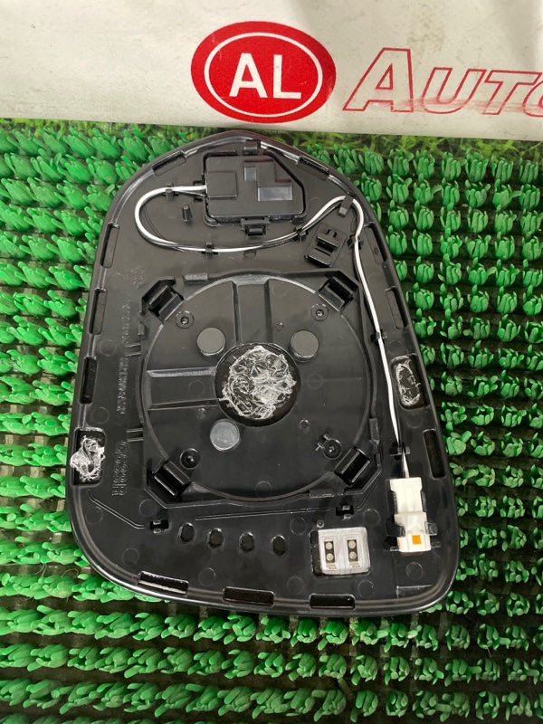 Зеркальный элемент правый LEXUS RX350 GGL25 Зеркальный элемент правый LEXUS RX350 GGL25