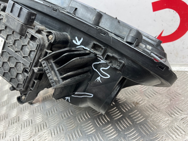 Фара правая GV80 2020-2023 1