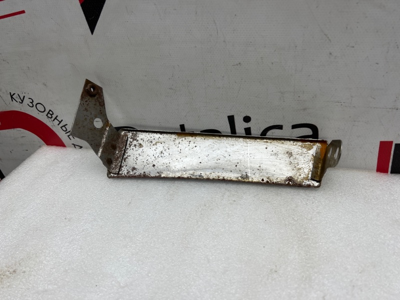 Кронштейн фары правый UAZ Patriot 1