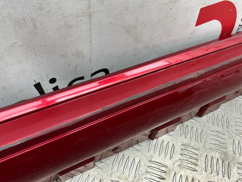 Накладка порога правая E5 2021-2024 1