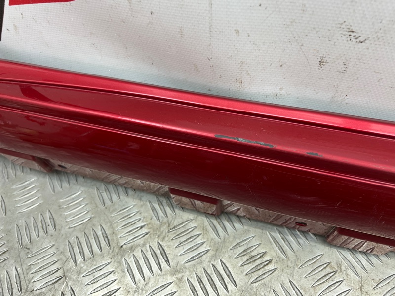 Накладка порога правая E5 2021-2024 1