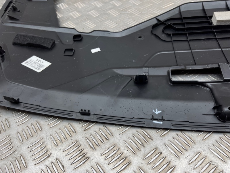 Накладка замка капота G80 2020-2024 2