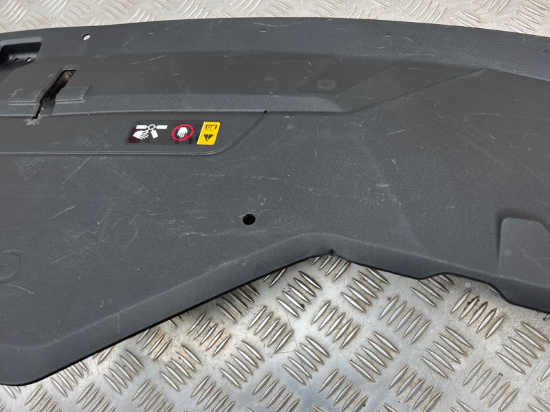 Накладка замка капота G80 2020-2024 2