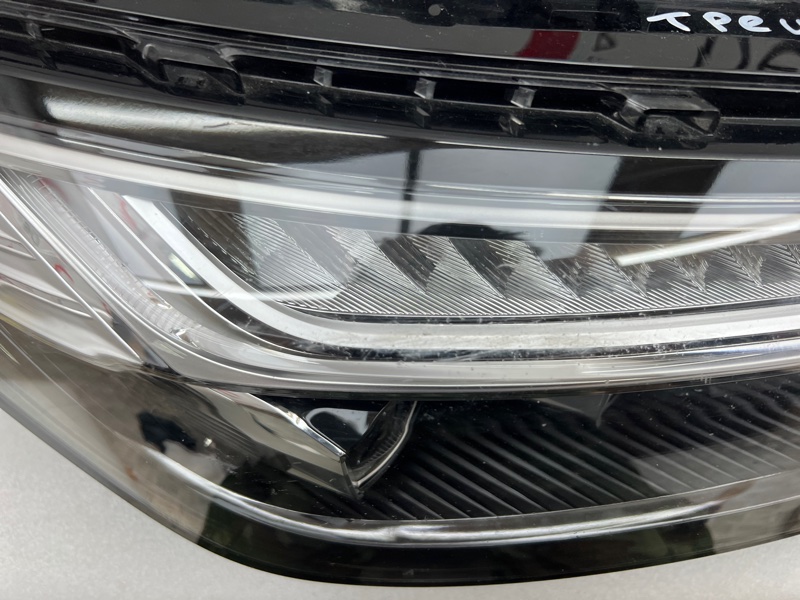 Фара правая VX 2021-2024 1