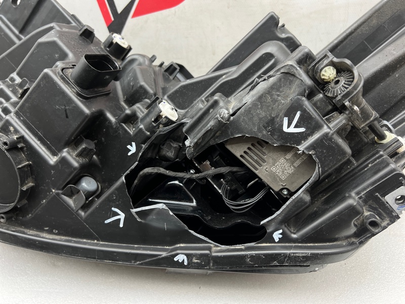 Фара правая VX 2021-2024 1