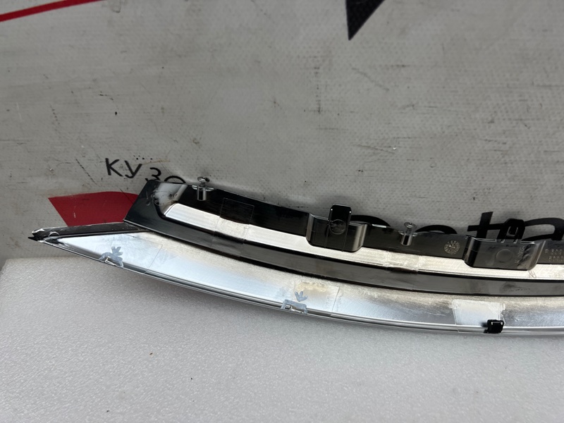 Хром фары правый VX 2021-2024 1