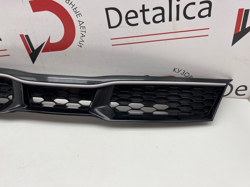 Решетка радиатора Kia RIO X 4