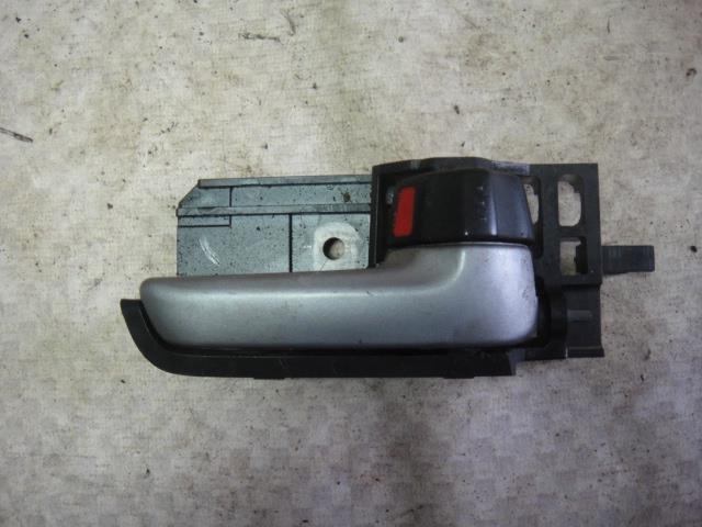 Ручка двери внутренняя правая Suzuki SX4 YB21S M16A 8311062J30BWL Б/У